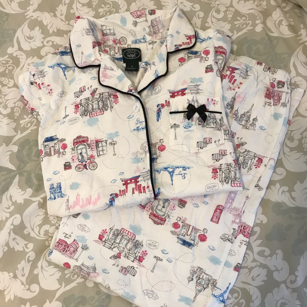 Chic PJs Paris 🚲 London💂🏻‍♂️more ⛩! Tee & Pants